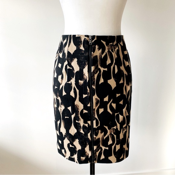 Petite Office Pencil Skirt | ANN TAYLOR - Picture 3 of 10